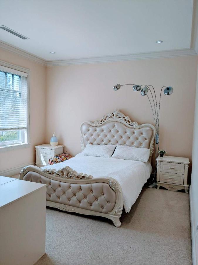 Vancouver Luxury Hotel Екстер'єр фото